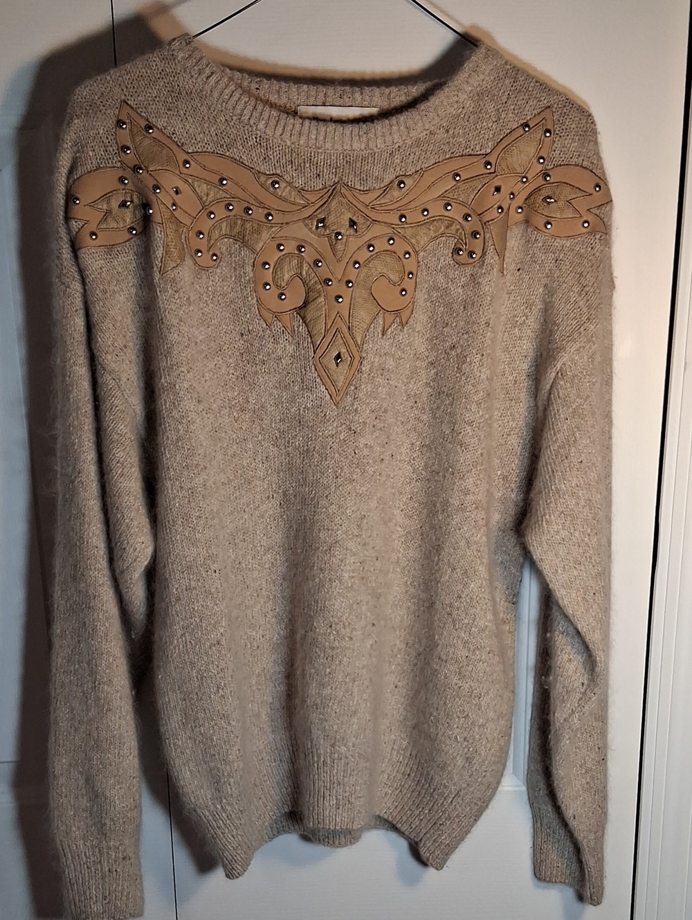 Vintage Women's Cream Embellished Crewneck Sweater